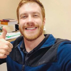 Foto de Marco Lange, Sócio e Engenheiro de Telecomunicações da emissora de rádio Máxima Hits 96,7 FM.